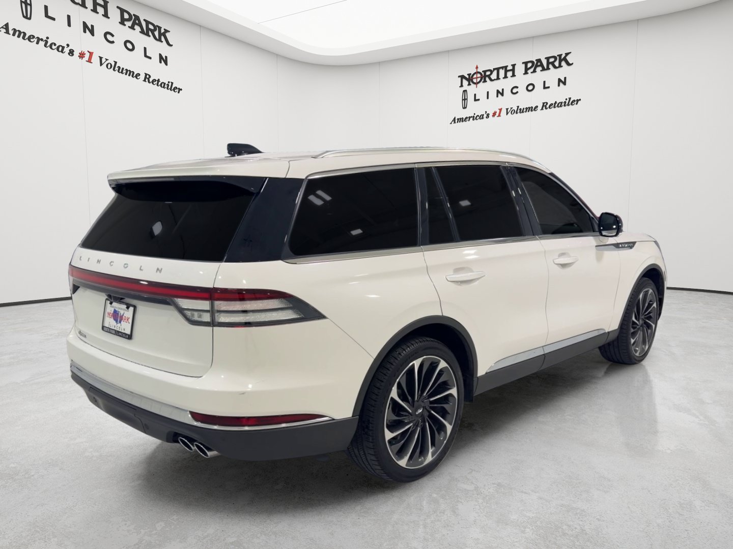 Used 2026 Lincoln Aviator Reserve AWD/4WD image 5