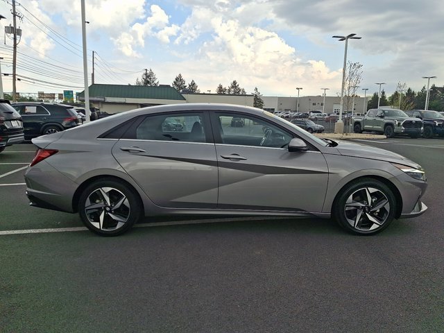 Used 2023 Hyundai Elantra Limited FWD image 7