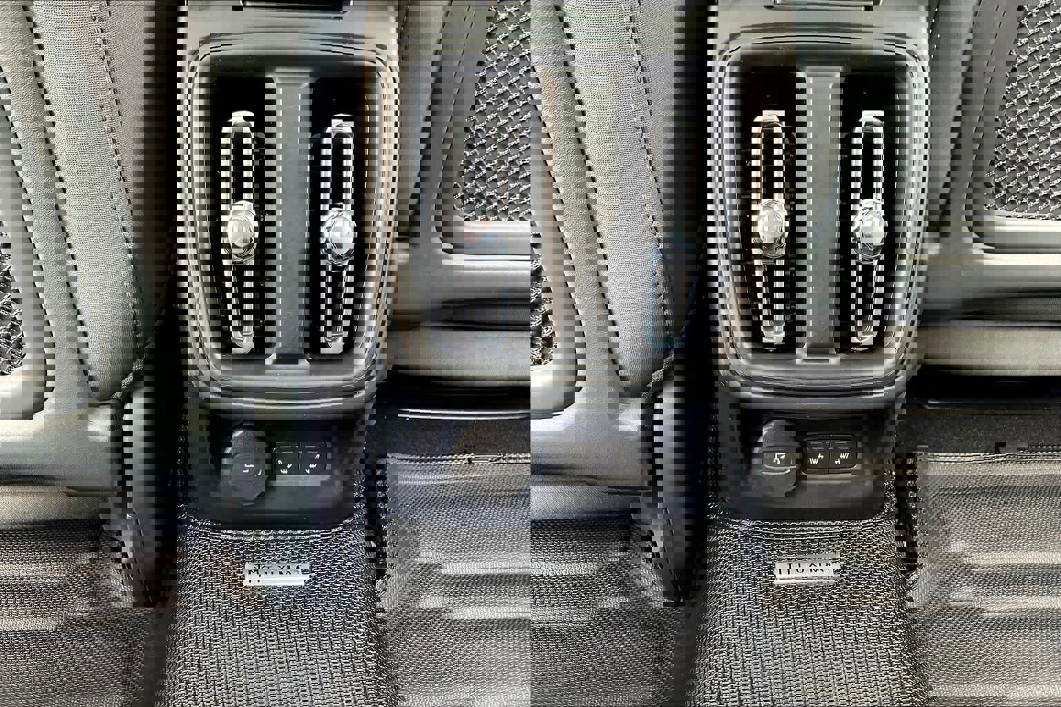 Used 2022 Polestar Polestar 2 w/ Plus Package image 33