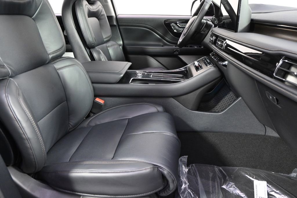 New 2026 Lincoln Aviator Reserve image 16