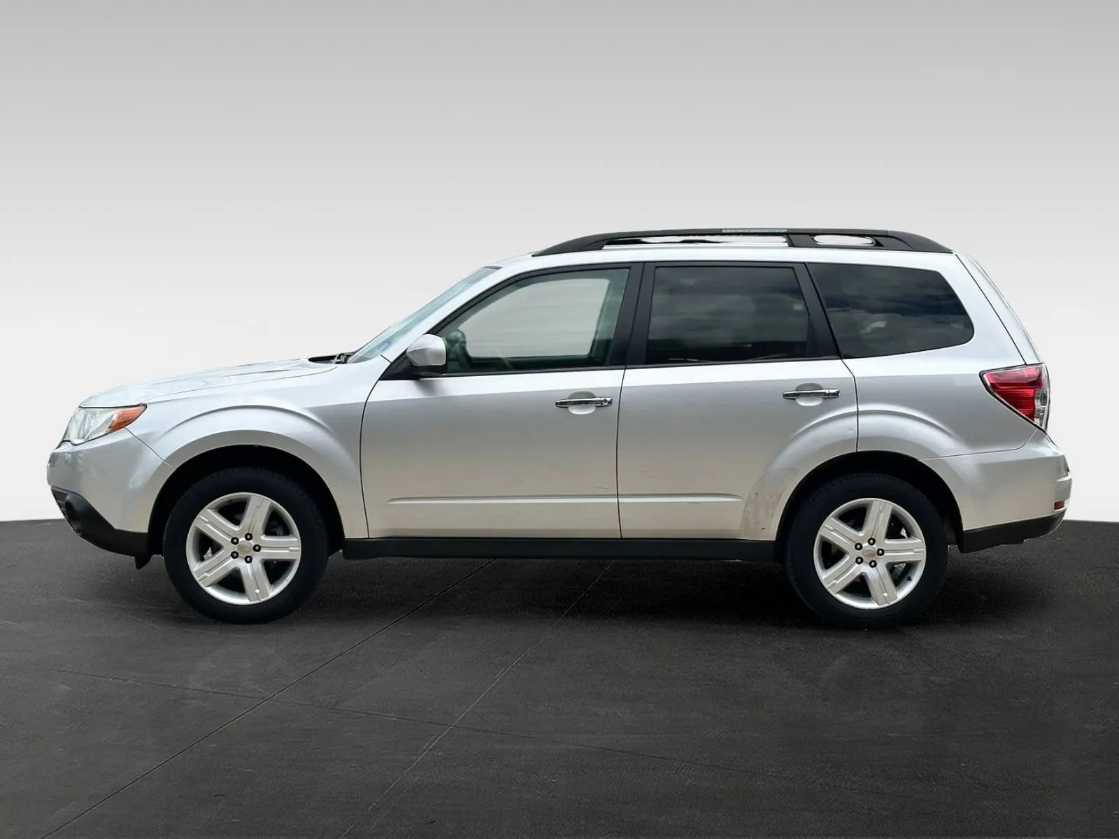 Used 2010 Subaru Forester 2.5X Premium AWD/4WD image 4