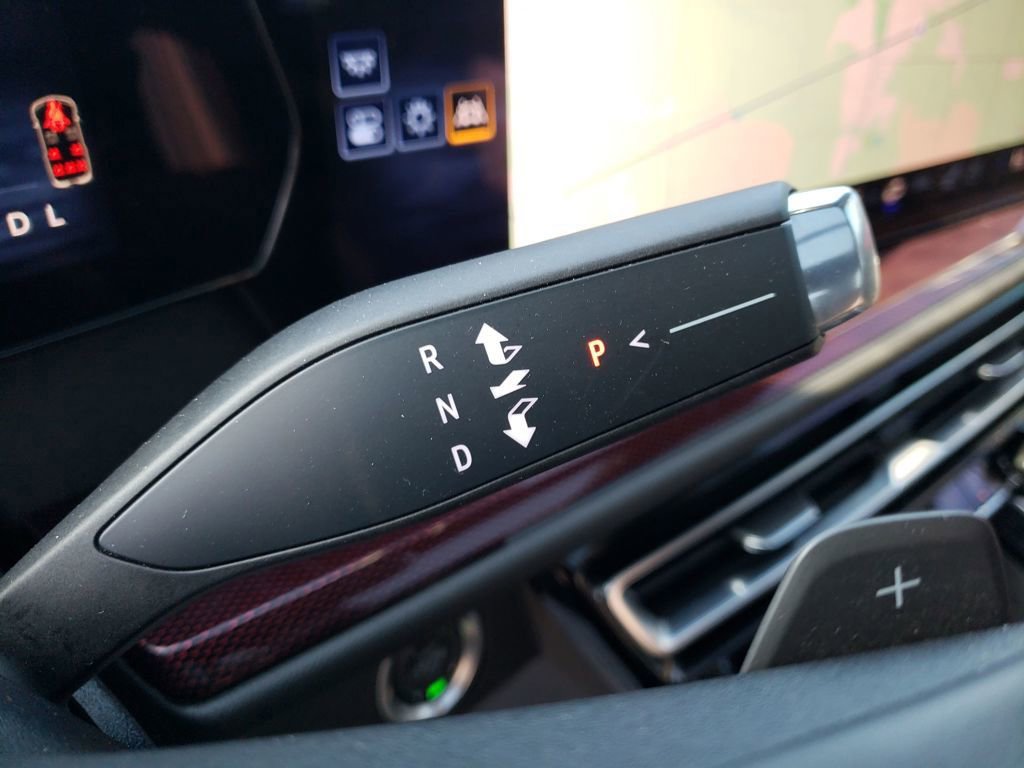 Used 2024 Chevrolet Traverse RS image 23