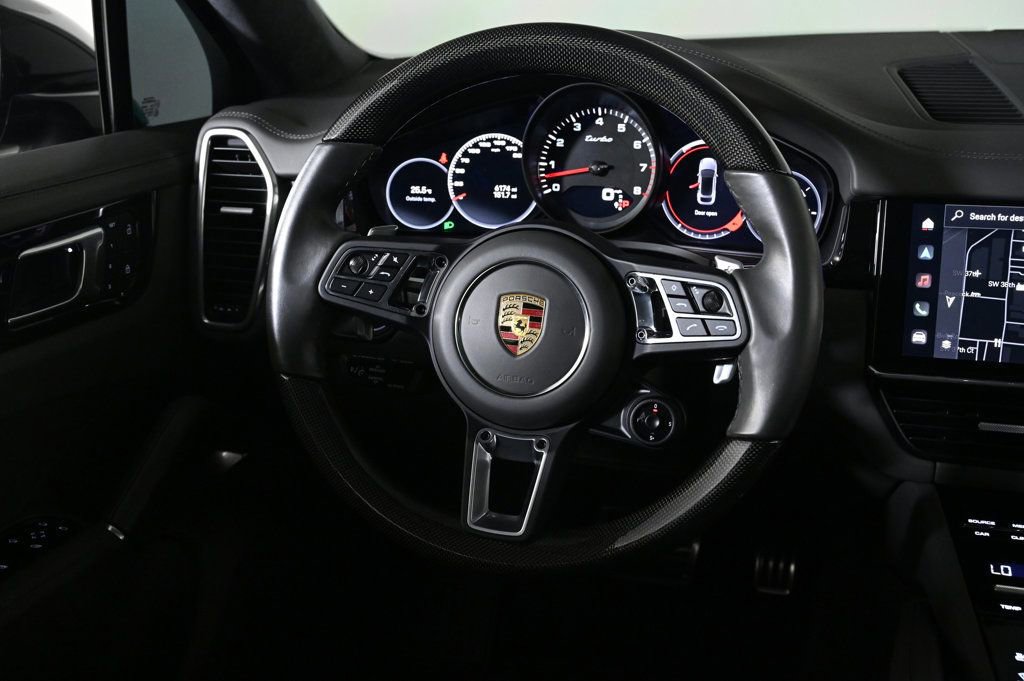 Used 2022 Porsche Cayenne Turbo image 13