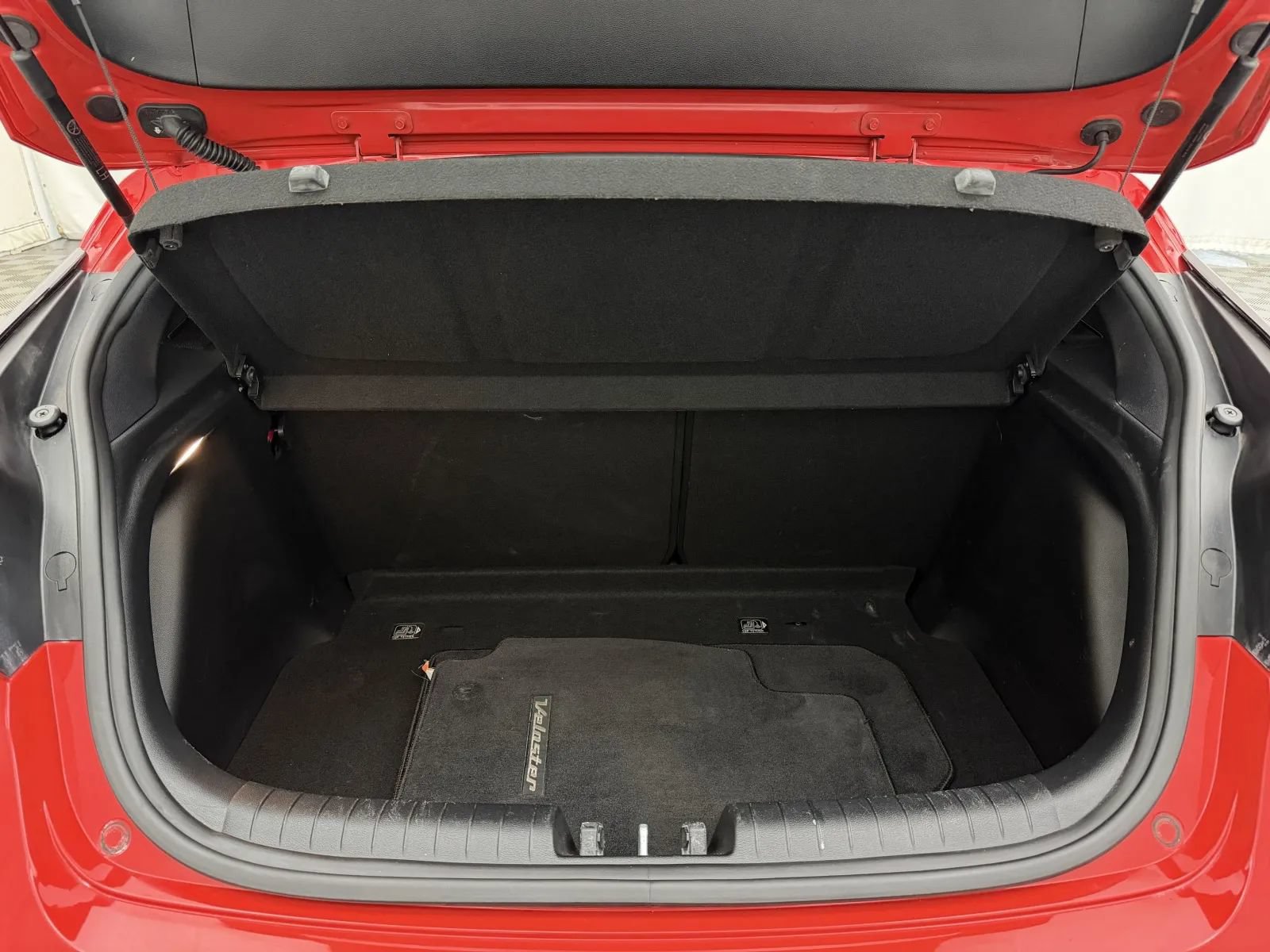 Used 2019 Hyundai Veloster 2.0 FWD image 31
