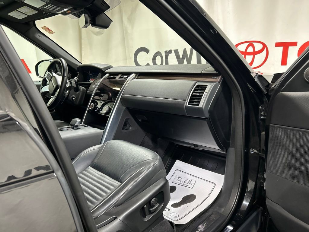 Used 2022 Land Rover Discovery HSE R-Dynamic AWD/4WD image 12