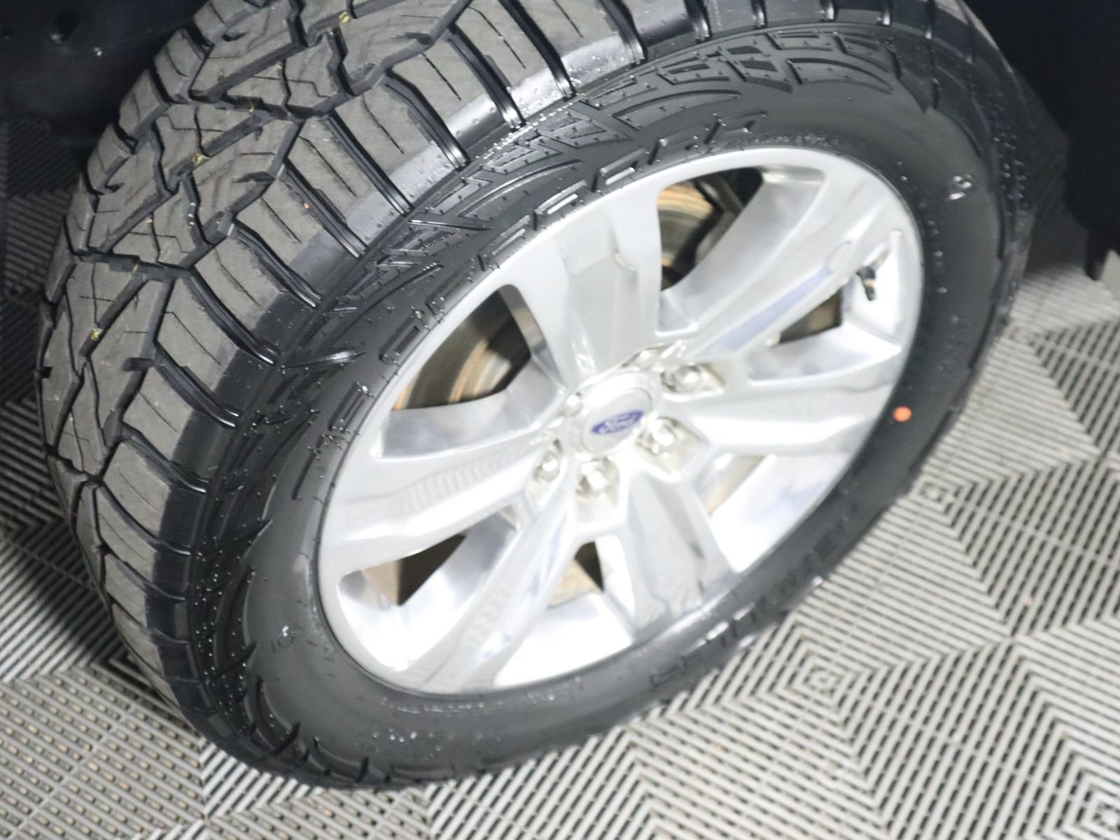Used 2020 Ford F150 Platinum w/ Equipment Group 701A Luxury AWD/4WD image 19