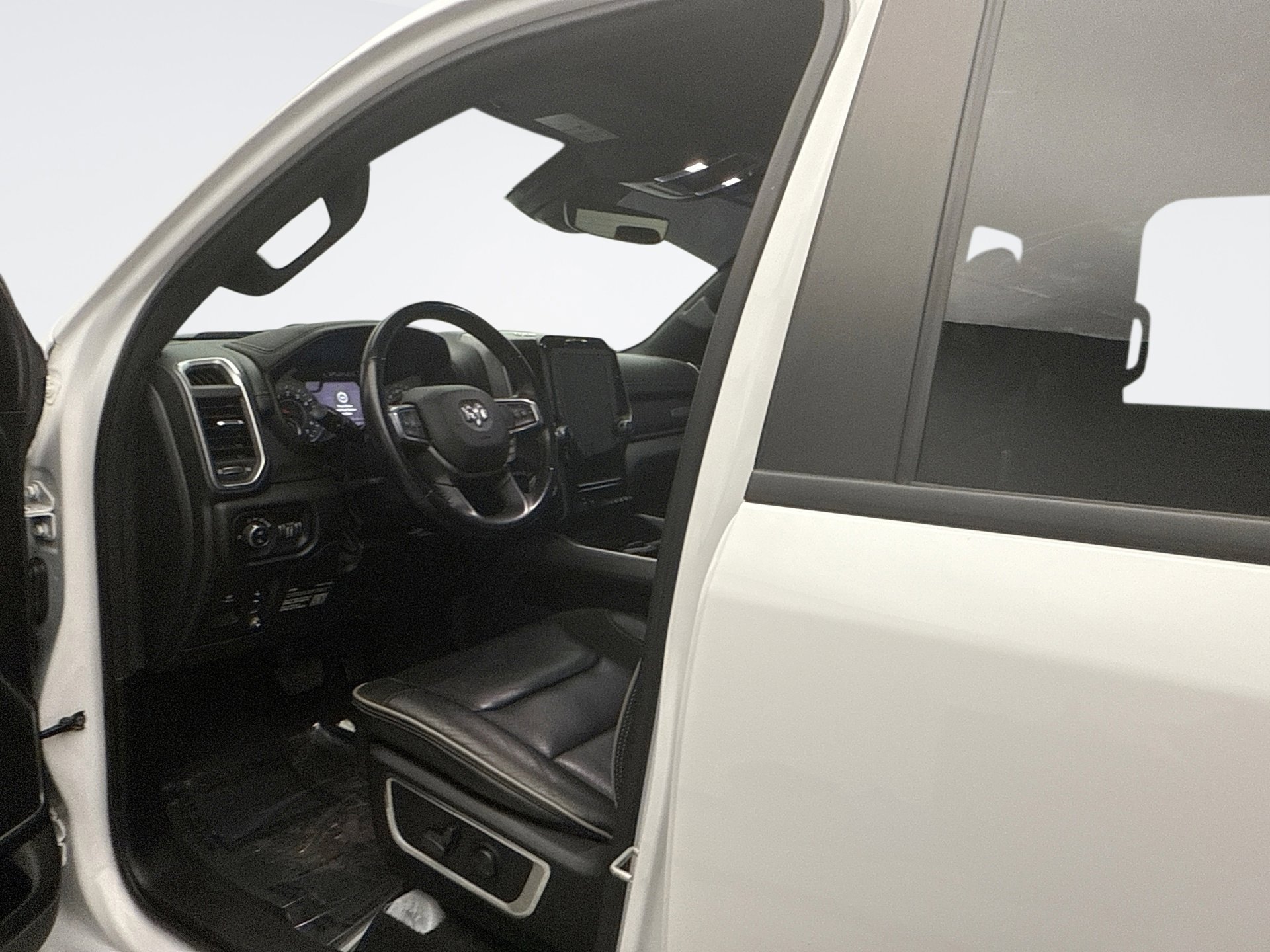 Used 2023 RAM 1500 Laramie image 10