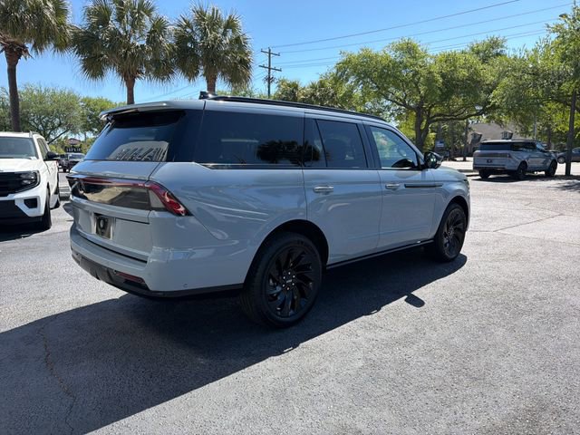 Used 2025 Lincoln Navigator Reserve w/ Jet Appearance Package AWD/4WD image 8