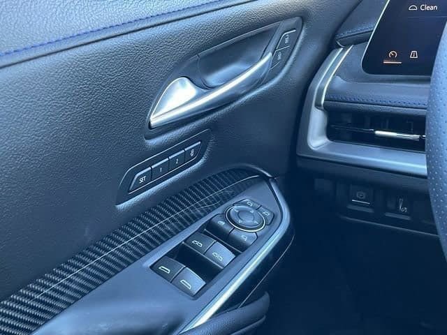 Used 2025 Cadillac XT4 Sport image 22