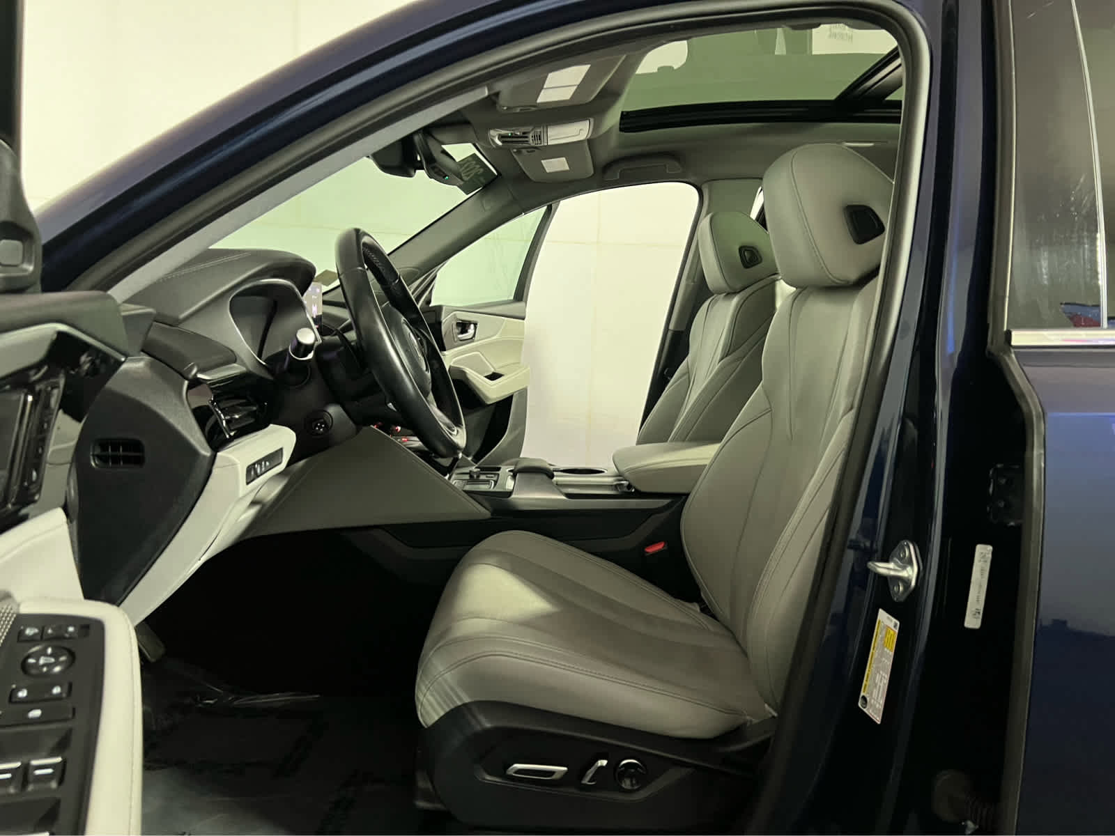 Certified 2023 Acura MDX SH-AWD w/ Technology Package image 21