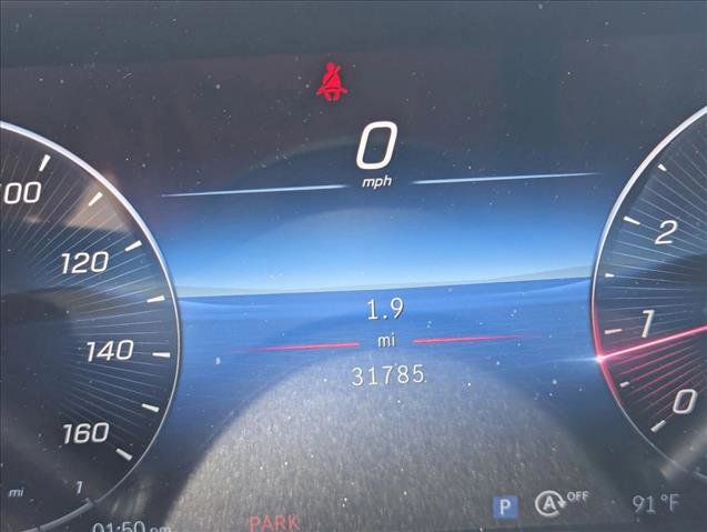 Used 2023 Mercedes-Benz GLC 300 4MATIC image 3