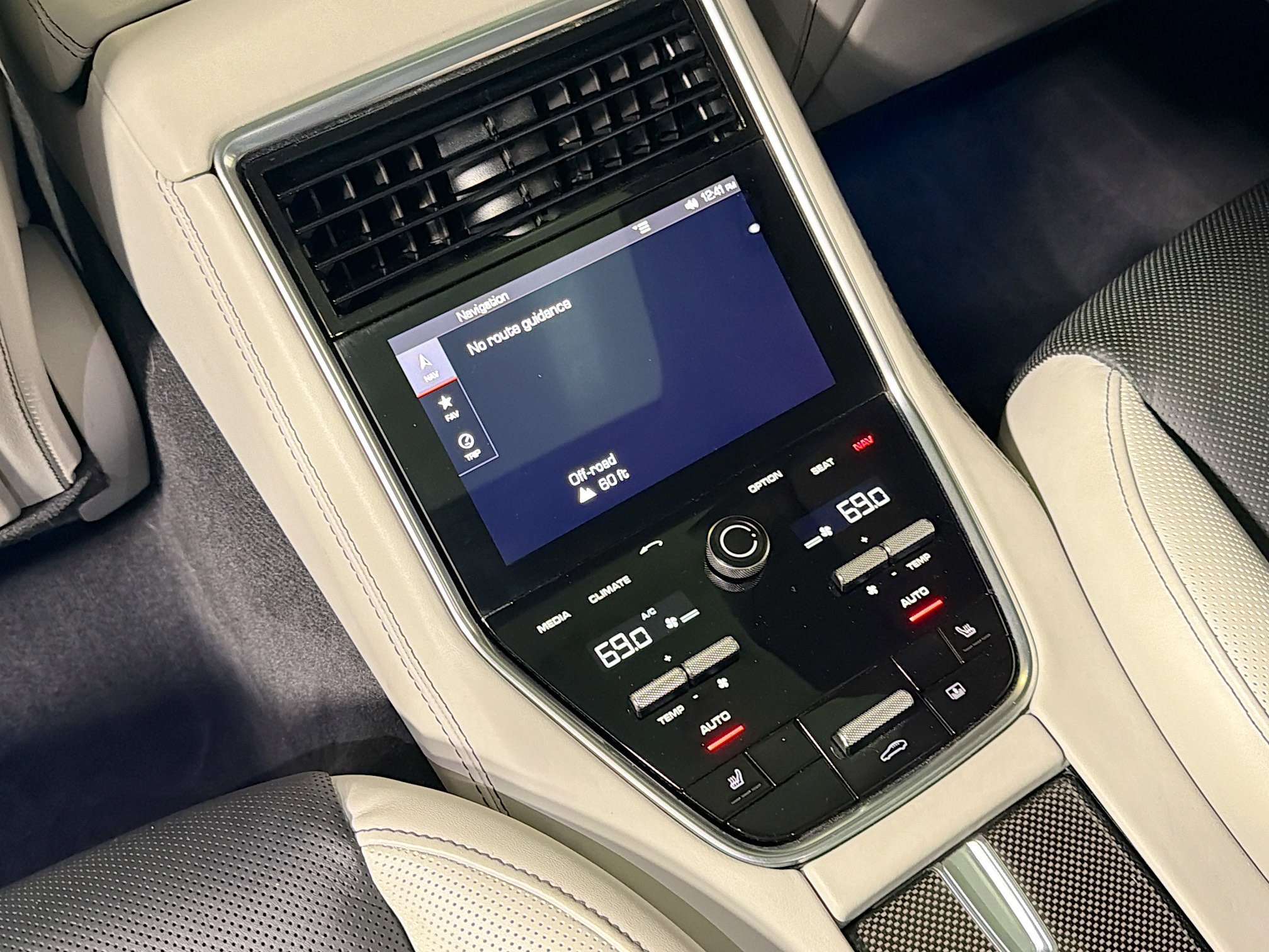 Used 2020 Porsche Panamera GTS image 20