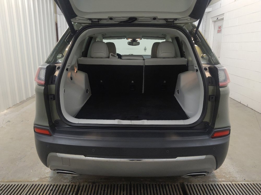 Used 2019 Jeep Cherokee Limited image 29