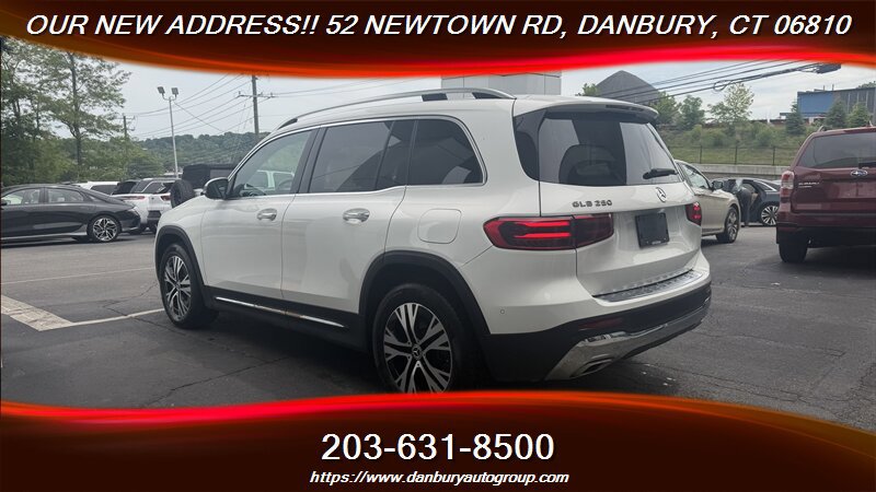 Used 2025 Mercedes-Benz GLB 250 4MATIC image 3