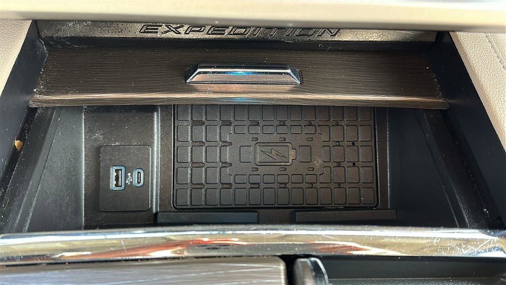 Used 2024 Ford Expedition Max Limited image 28