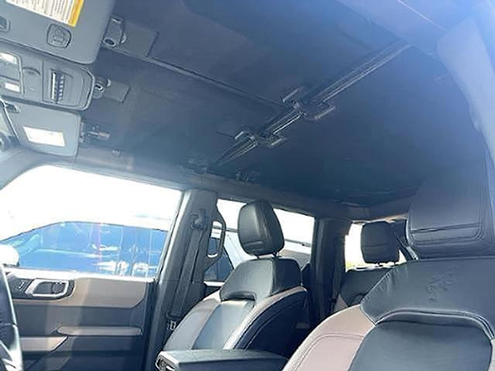 Used 2023 Ford Bronco Wildtrak image 23