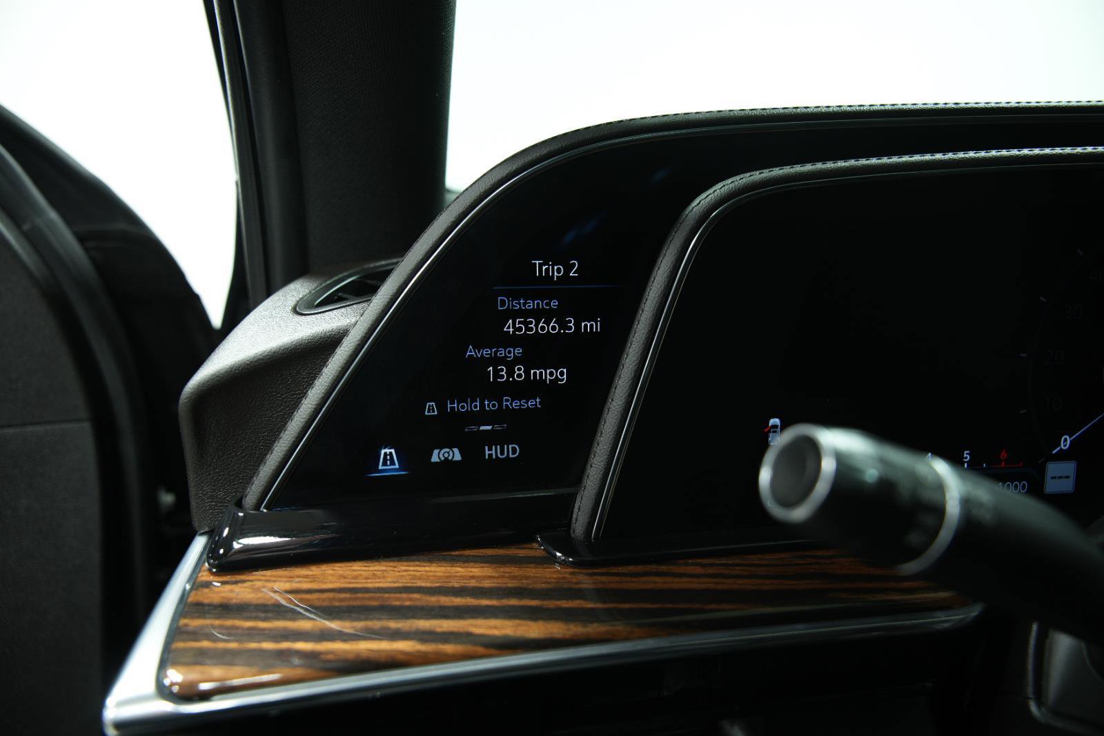 Used 2022 Cadillac Escalade Premium Luxury w/ Performance Package image 32