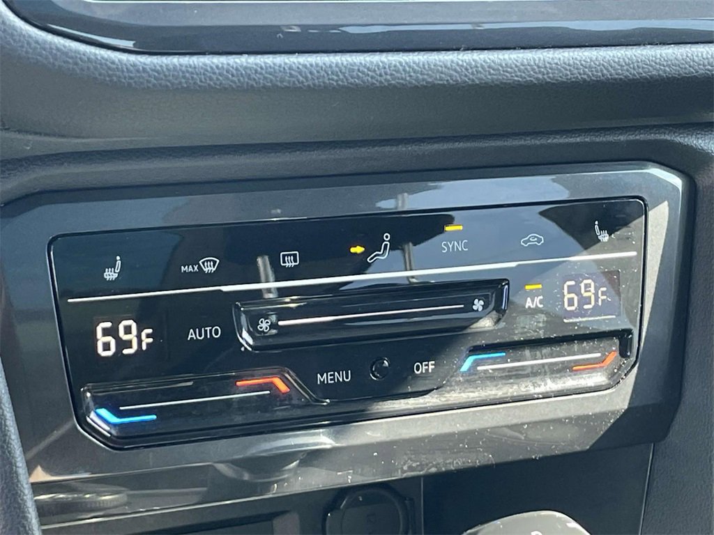 Certified 2022 Volkswagen Tiguan SE image 27