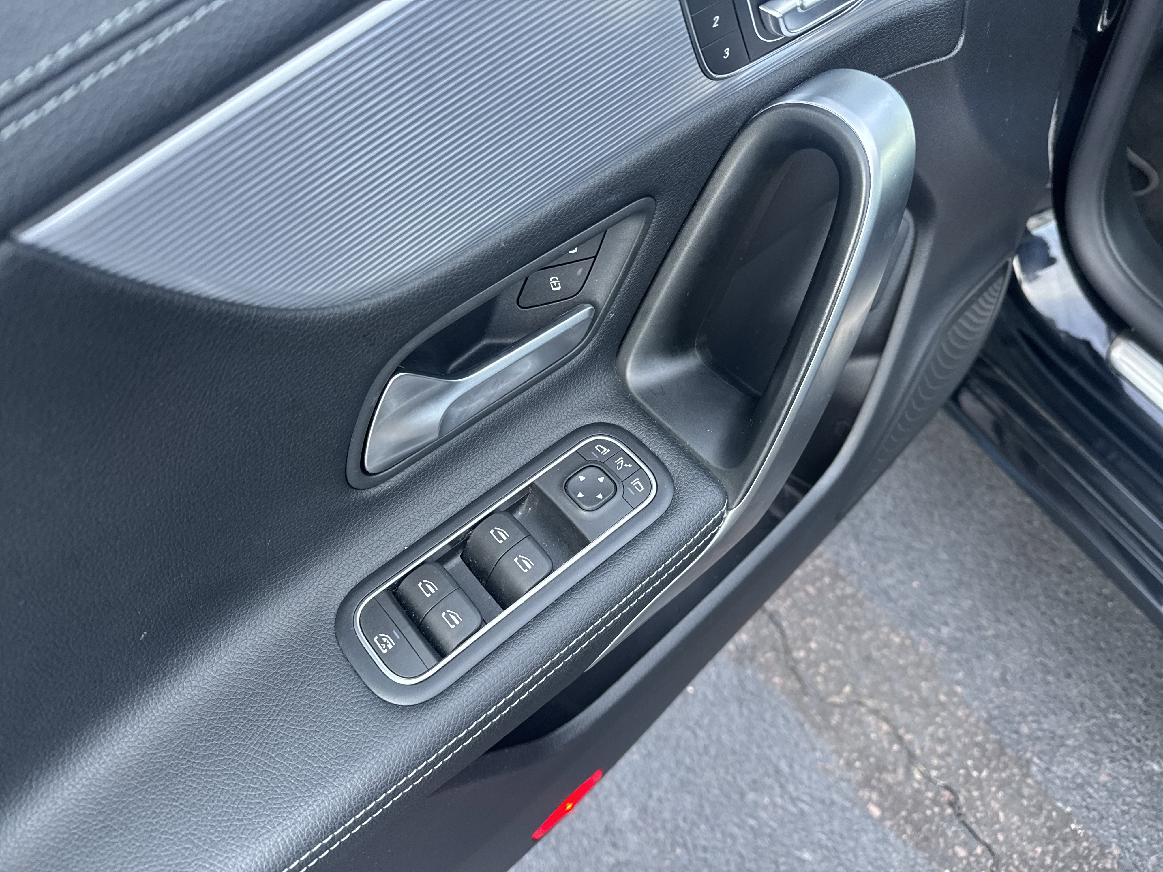 Used 2022 Mercedes-Benz CLA 250 4MATIC image 16