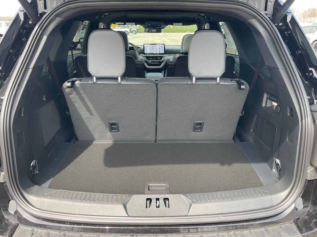 New 2026 Ford Explorer ST image 25