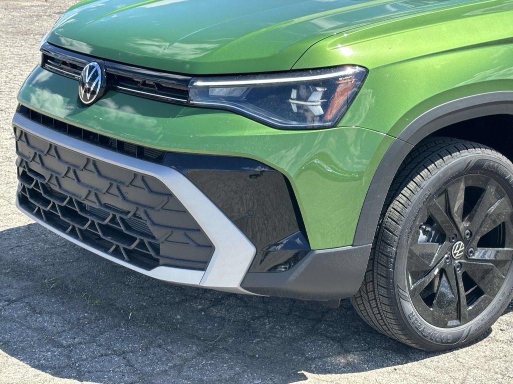 New 2026 Volkswagen Taos SE FWD image 6