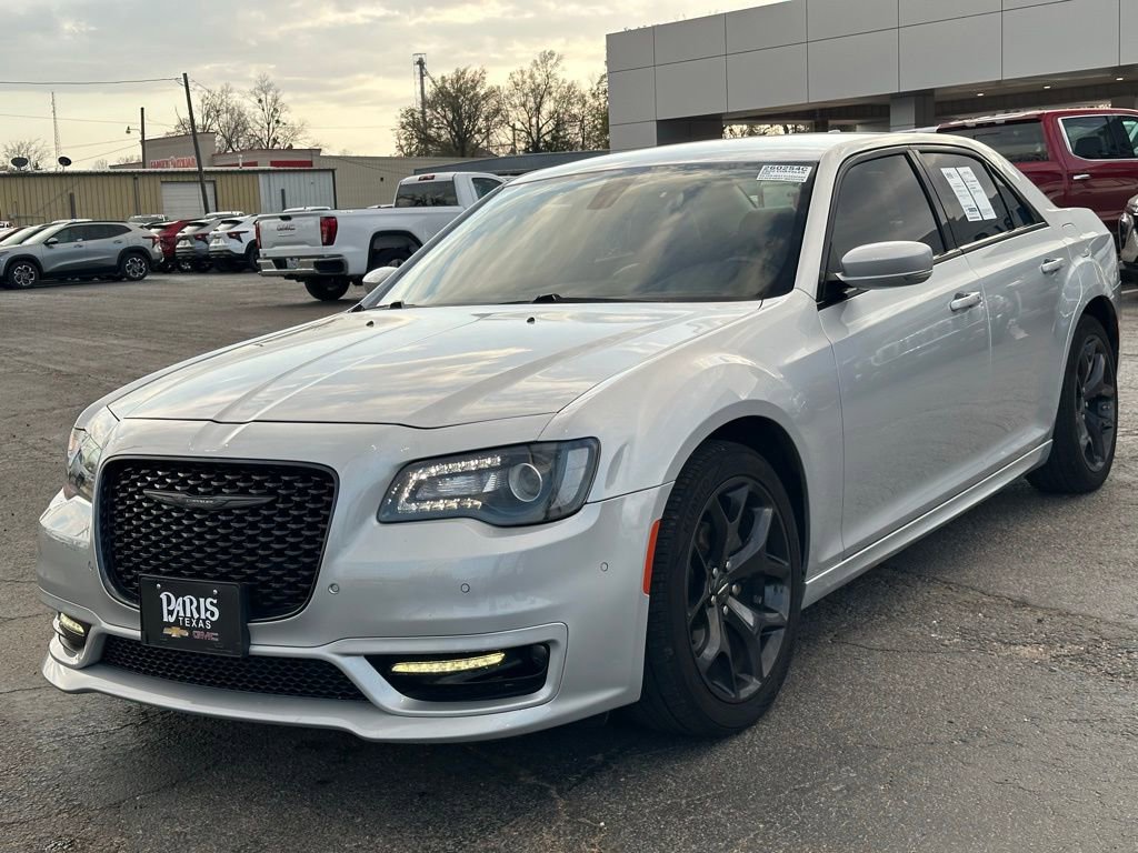 Used 2022 Chrysler 300 Touring L image 3