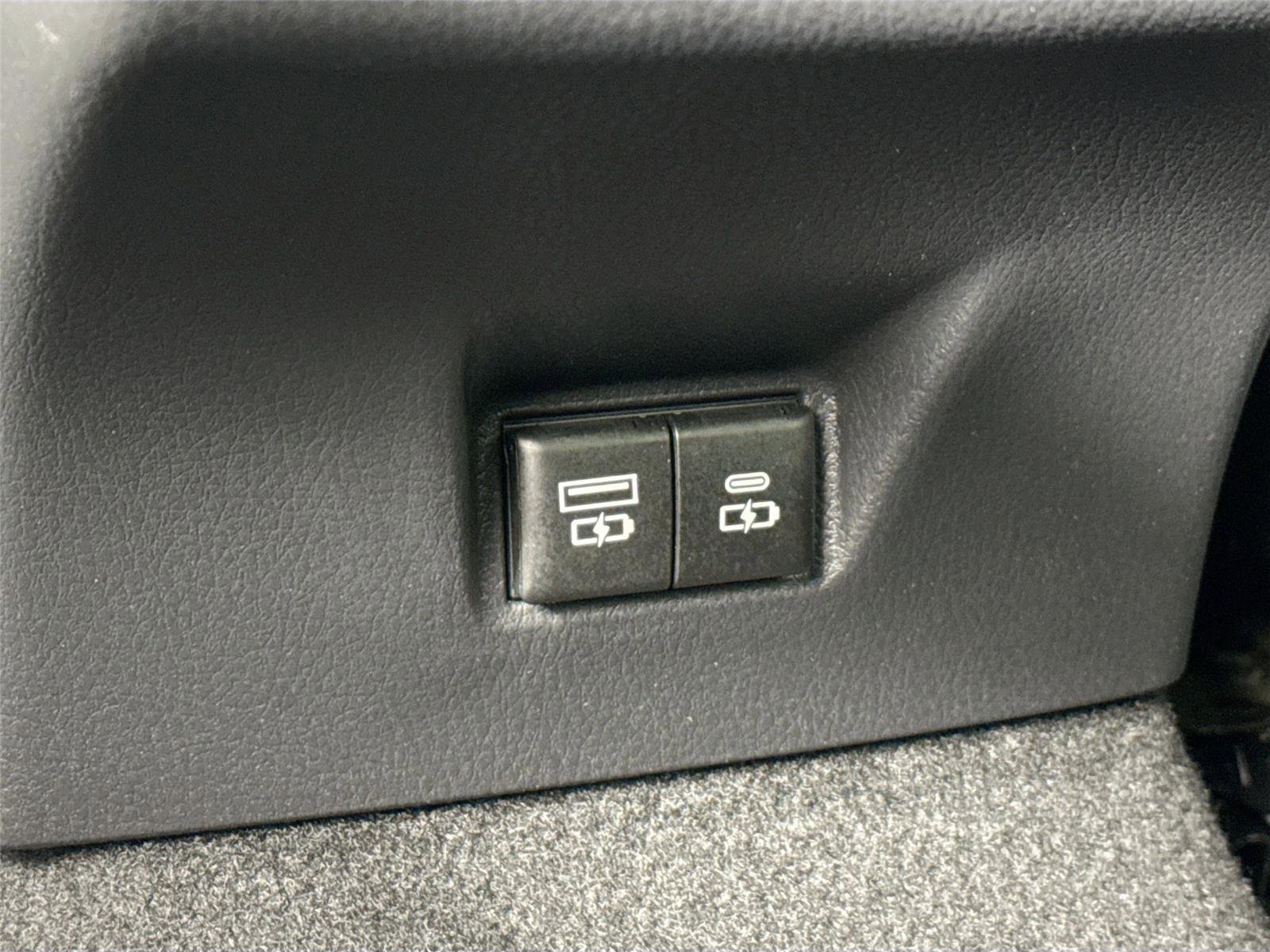 Certified 2025 Toyota Camry SE w/ Convenience Package image 39