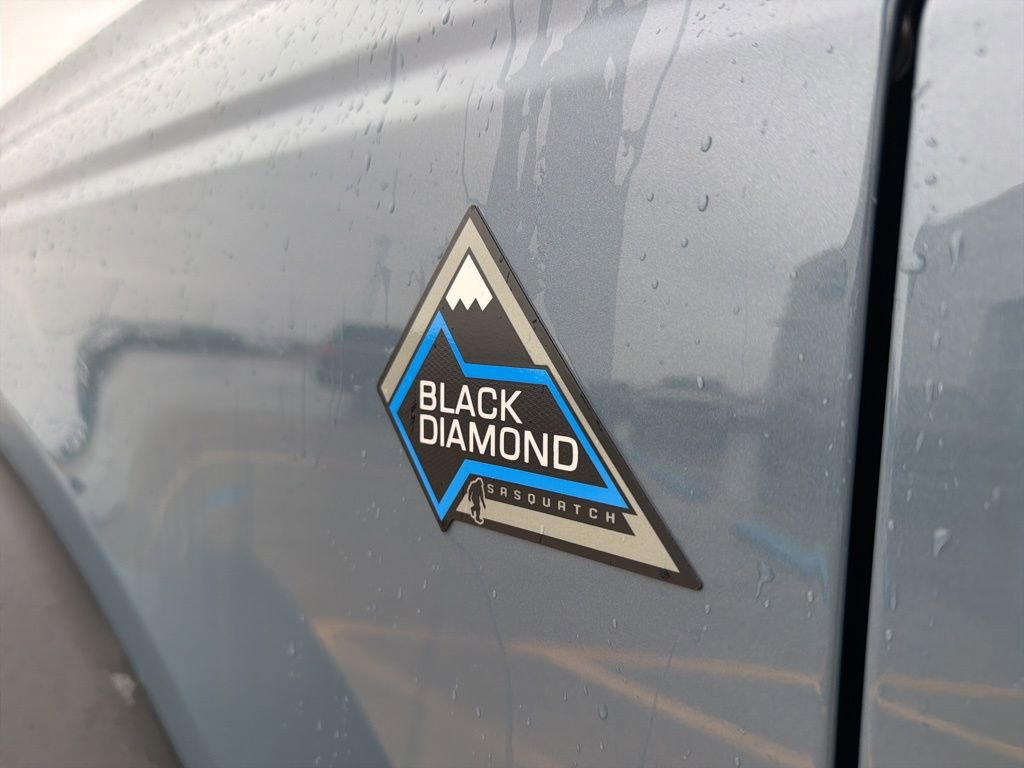 Used 2024 Ford Bronco Black Diamond image 9