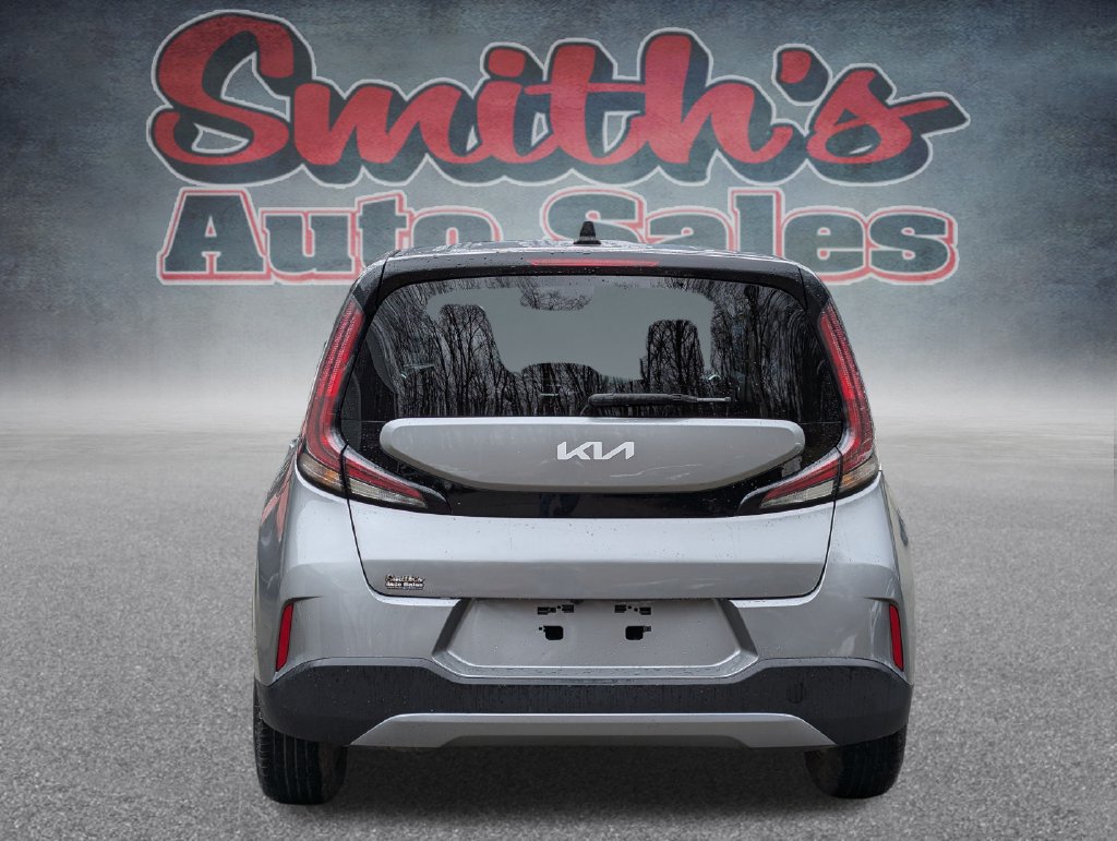 Used 2024 Kia Soul LX w/ LX Technology Package FWD image 5