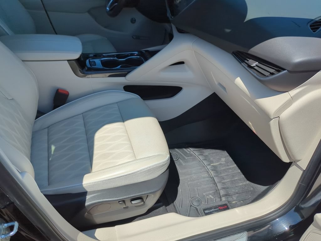 Used 2023 Buick Envision Avenir AWD/4WD image 42