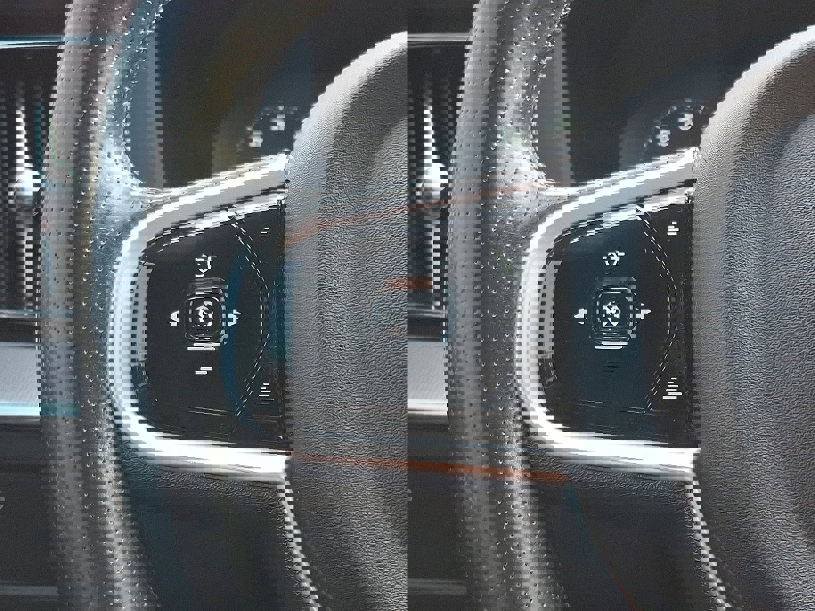 Used 2019 Volvo XC60 T5 Inscription w/ Protection Package Premier image 21