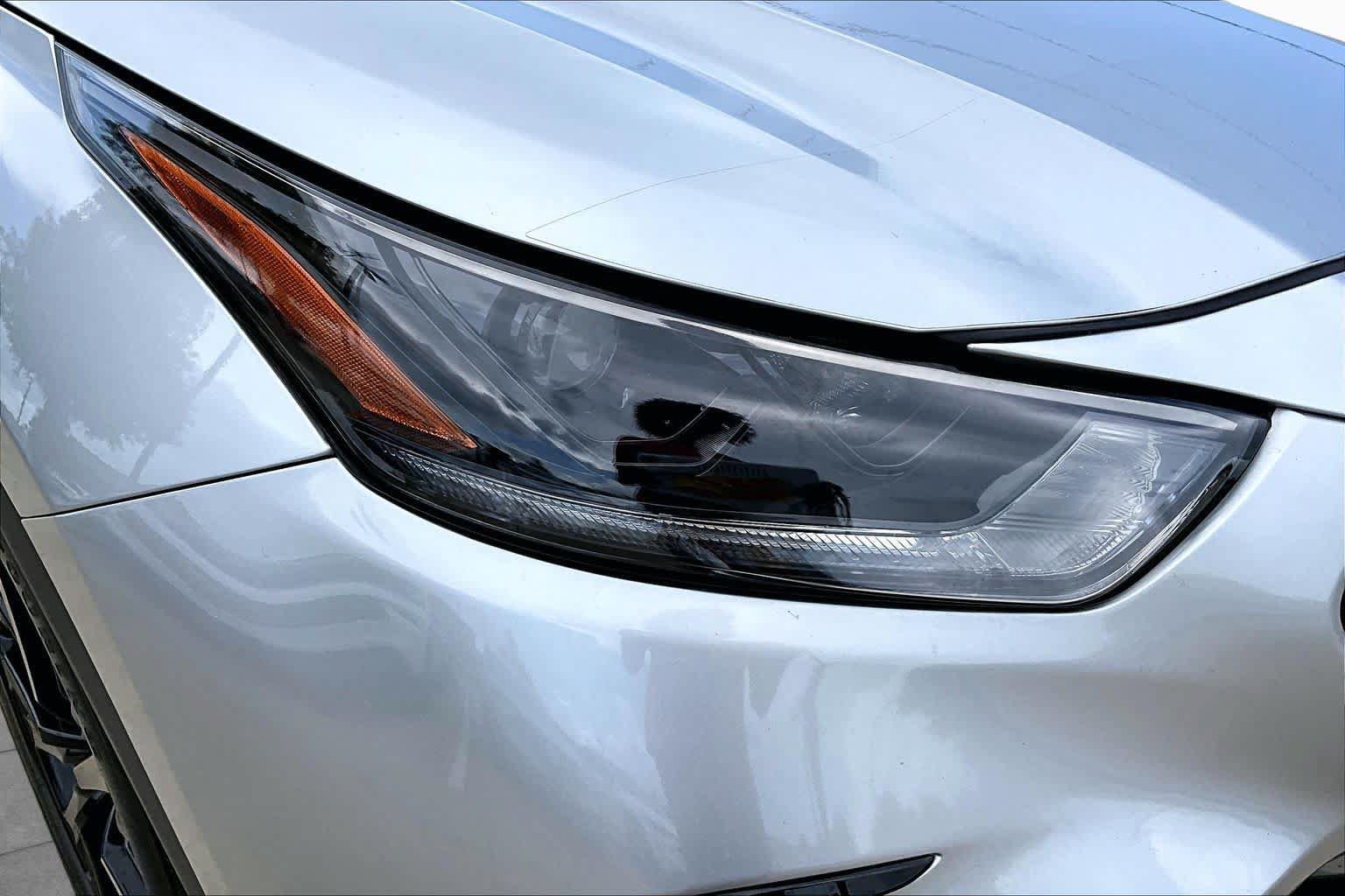 Used 2024 Toyota Highlander XSE AWD/4WD image 28