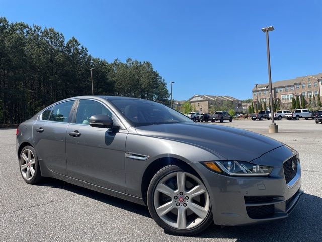 Used 2017 Jaguar XE Prestige image 1