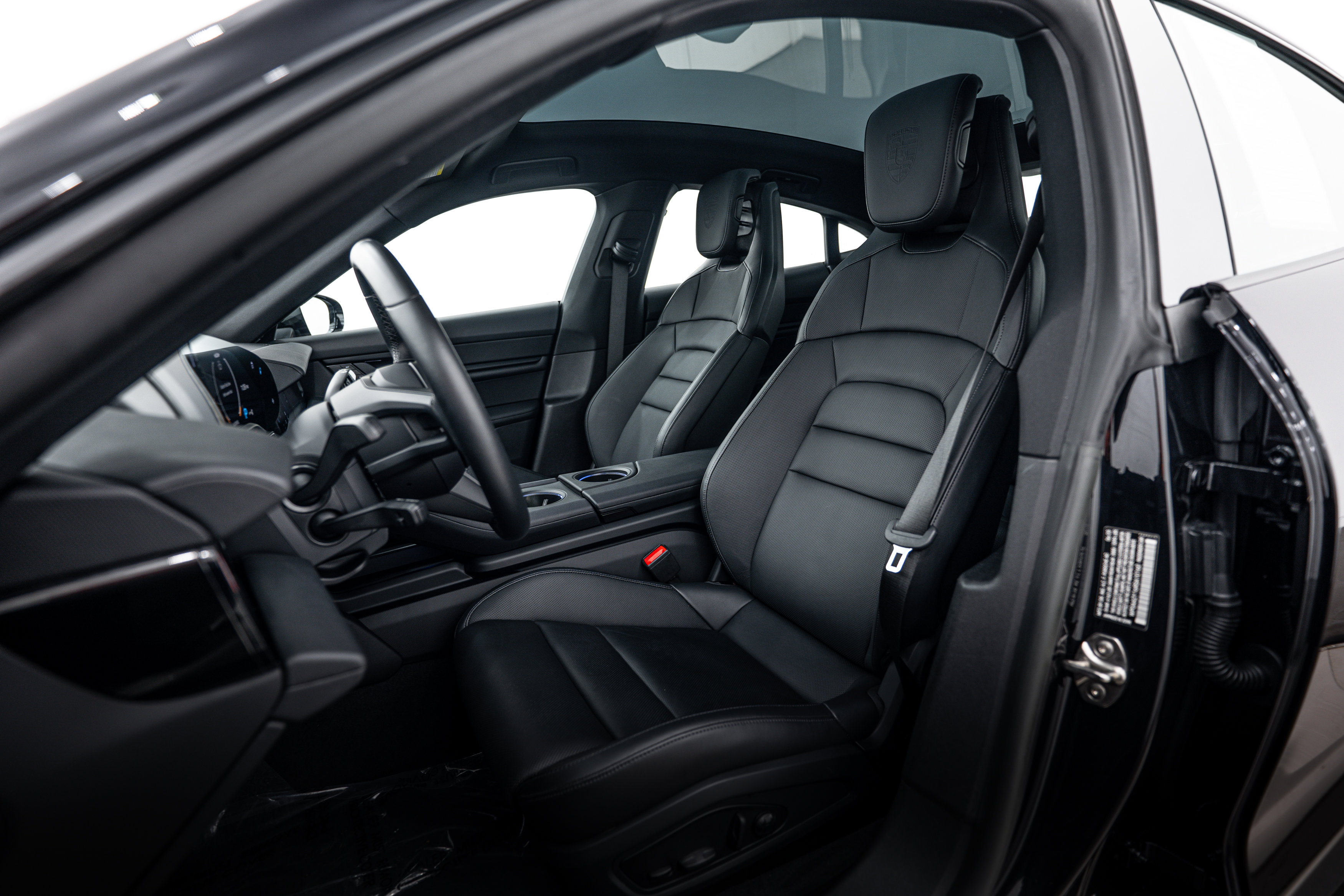 Certified 2024 Porsche Taycan image 5