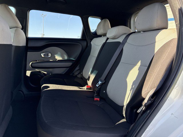 Used 2015 Kia Soul Base image 21