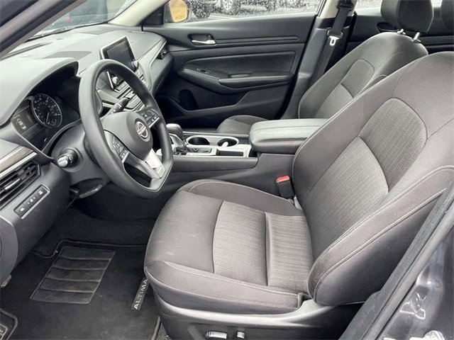 Used 2024 Nissan Altima 2.5 SV image 14