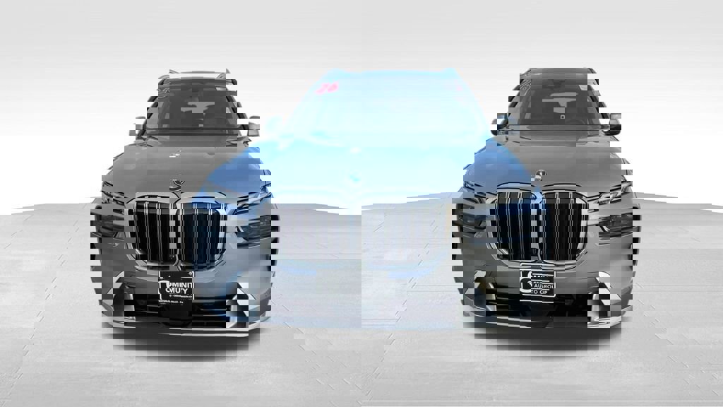 Used 2026 BMW X7 xDrive40i image 3