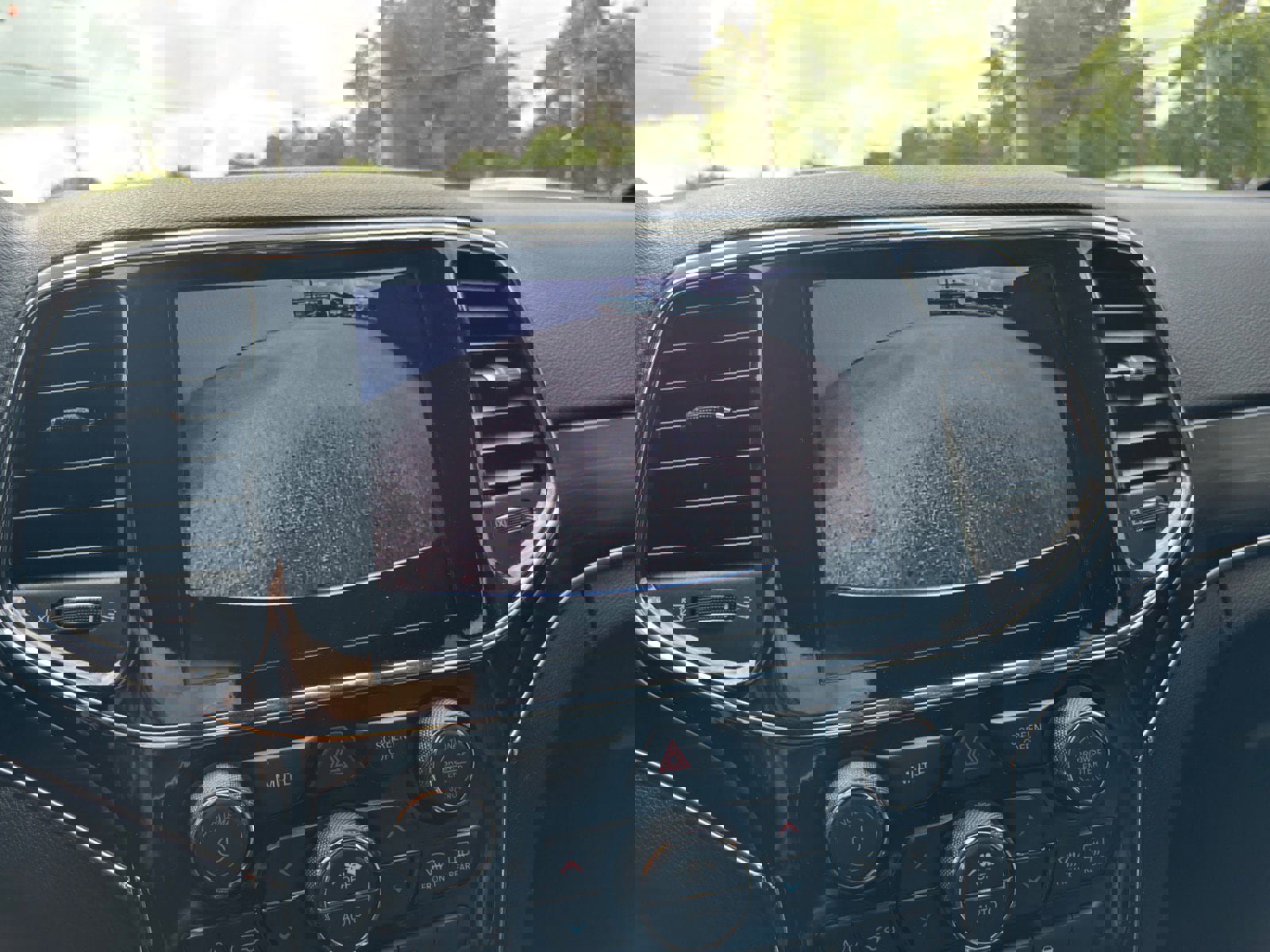 Used 2022 Jeep Grand Cherokee Limited image 36