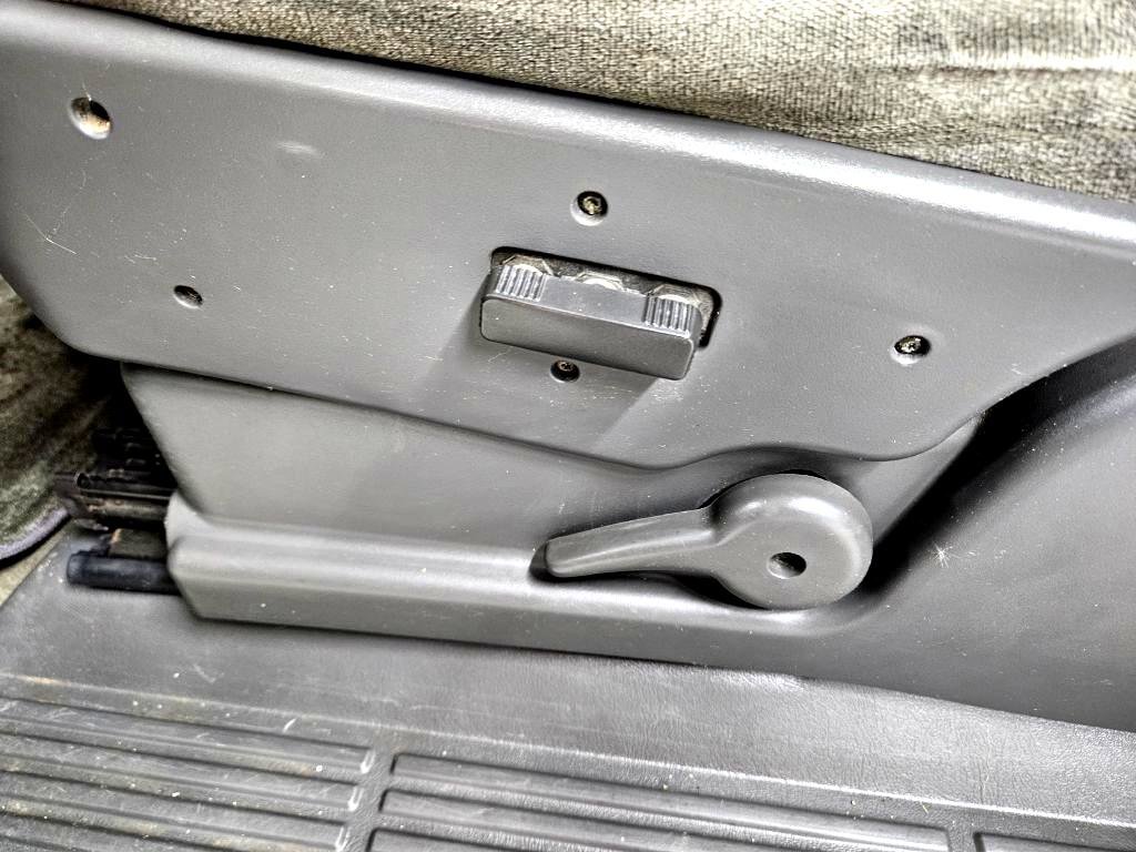 Used 2005 Chevrolet Silverado 1500 4x4 Extended Cab w/ Light Duty Power Package image 9