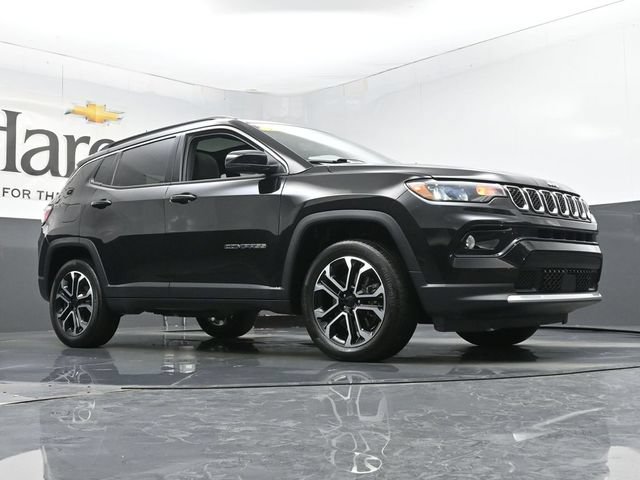 Used 2023 Jeep Compass Limited w/ Sun and Sound Group AWD/4WD image 2