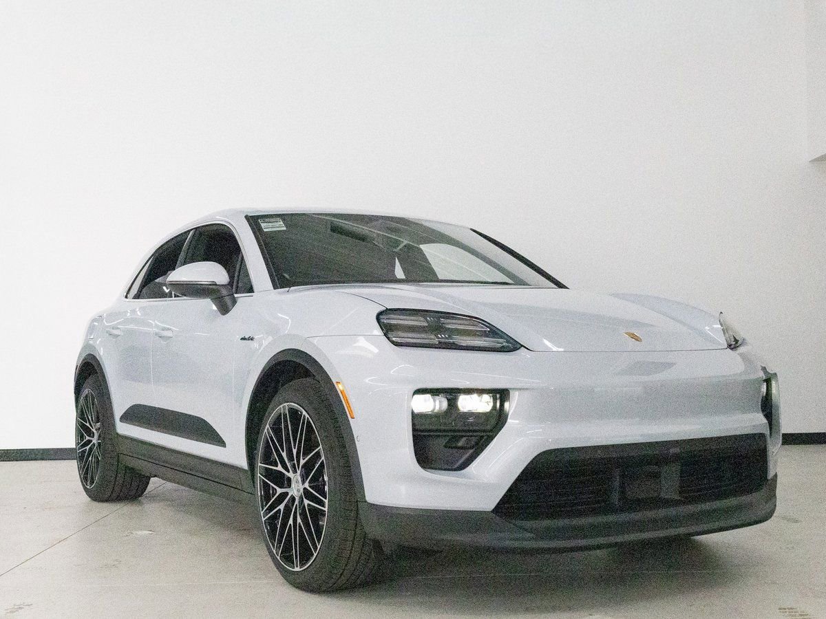 New 2025 Porsche Macan 4S Electric image 9