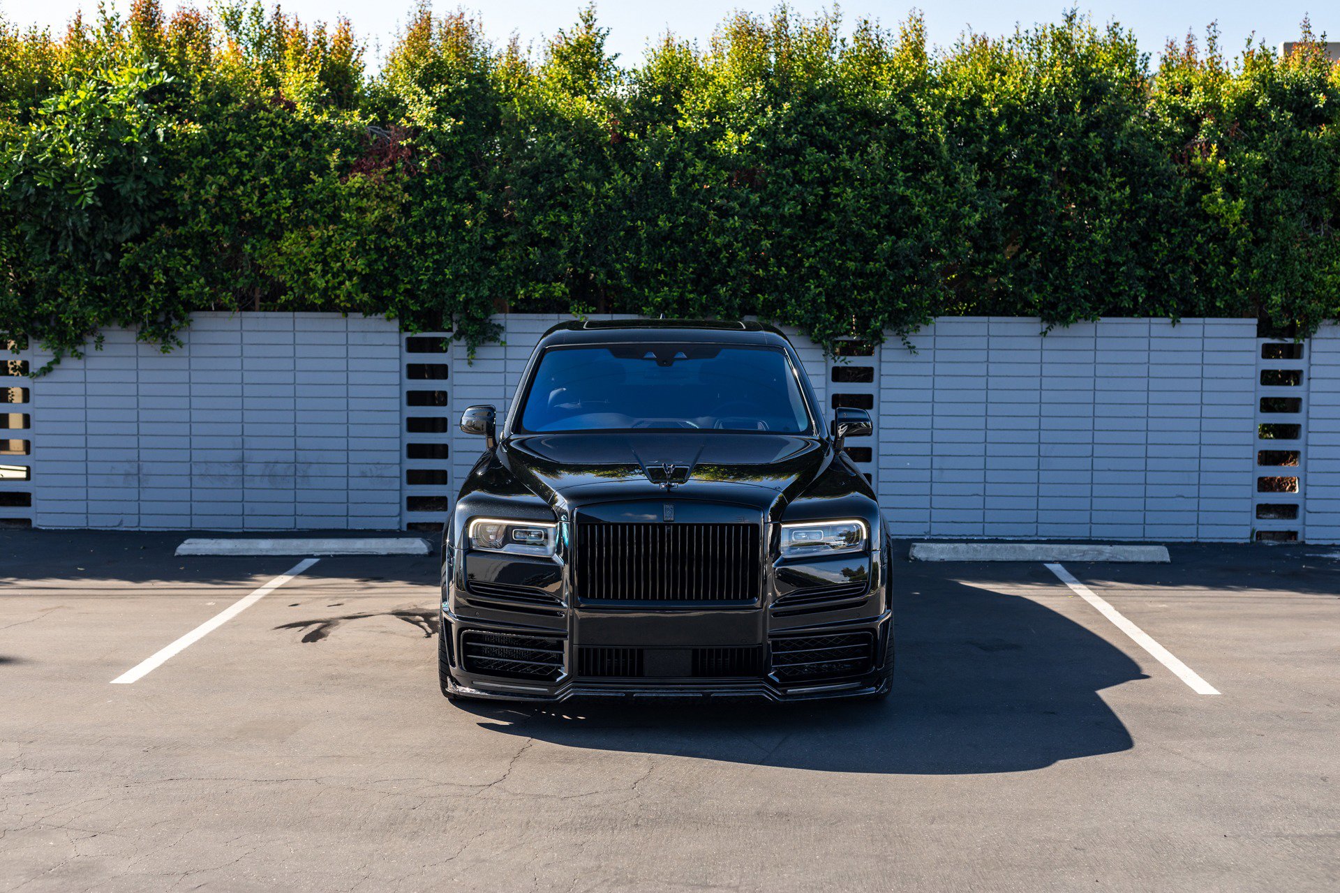 Used 2021 Rolls-Royce Cullinan image 2