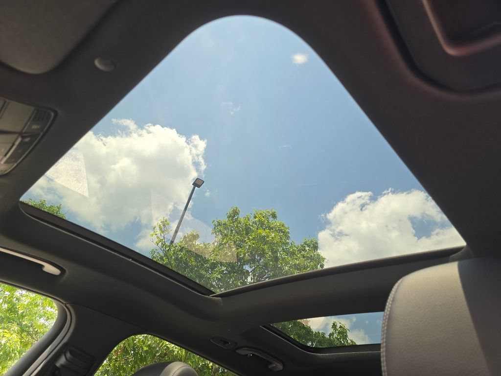 Certified 2022 Mercedes-Benz GLC 300 4MATIC image 3