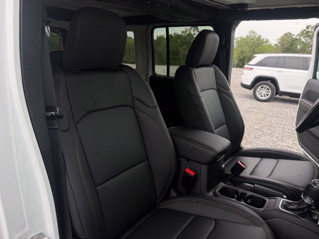 New 2026 Jeep Wrangler Unlimited Sahara AWD/4WD image 19