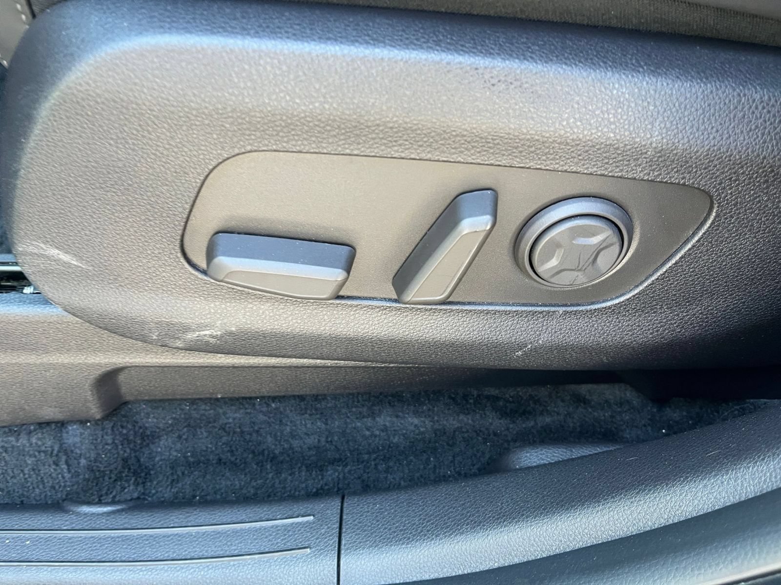 Used 2026 Kia Carnival FWD image 23