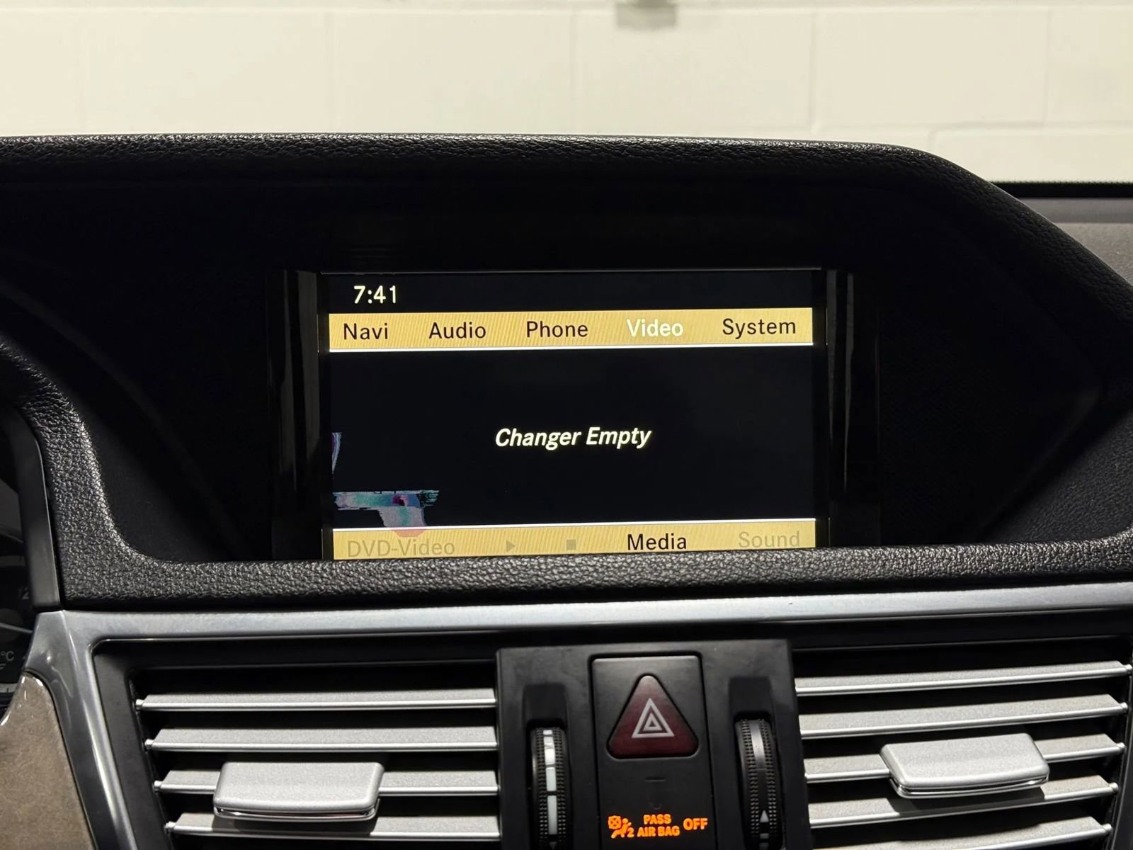 Used 2010 Mercedes-Benz E 350 E 350 4MATIC Sedan 4D image 31