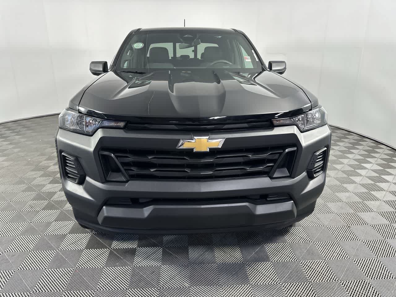 Used 2026 Chevrolet Colorado W/T RWD image 3