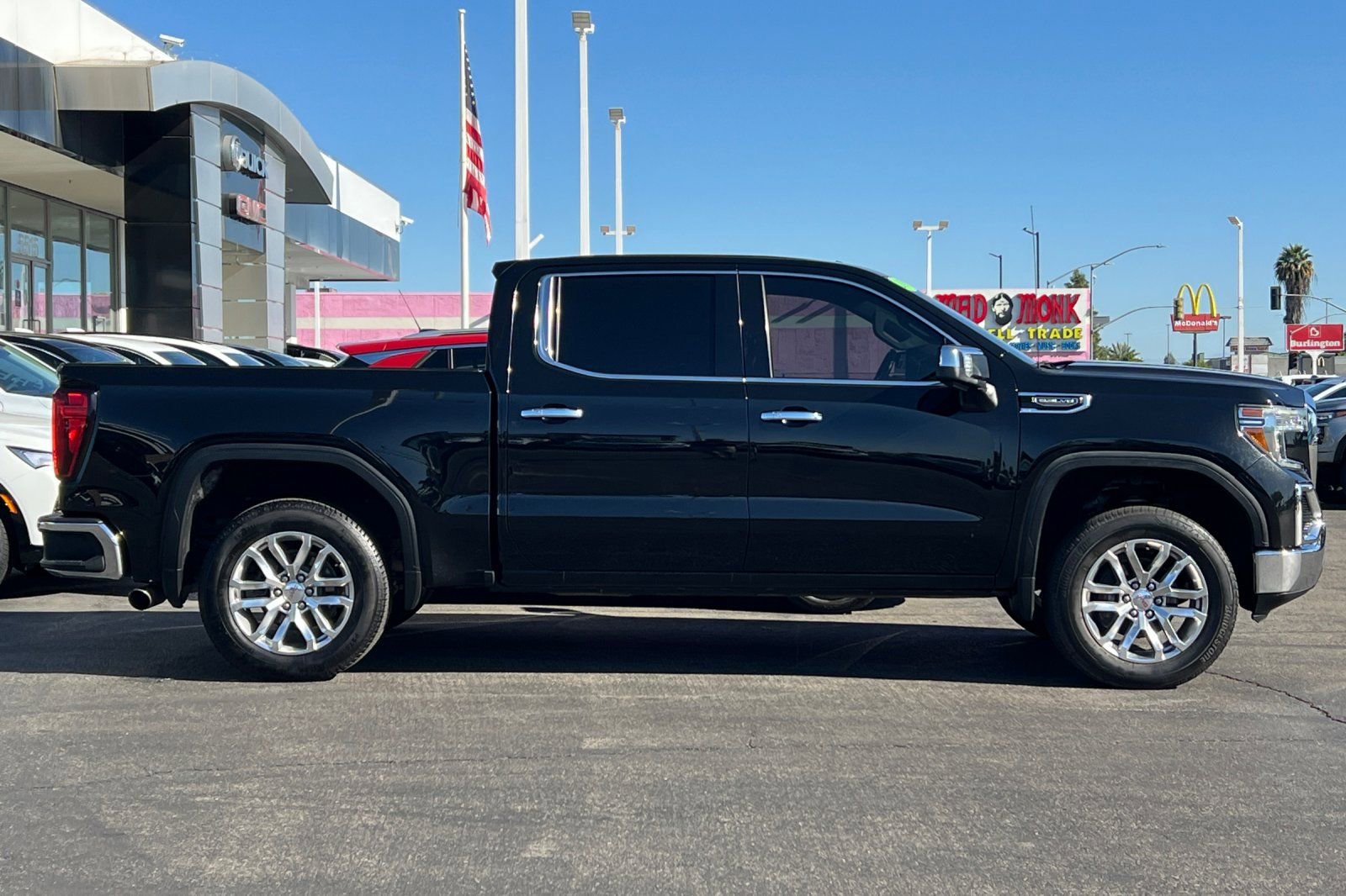 Used 2019 GMC Sierra 1500 SLT w/ SLT Premium Package image 3