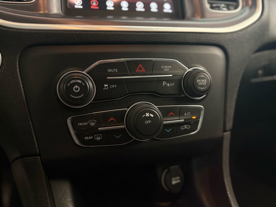 Used 2019 Dodge Charger SXT RWD image 28