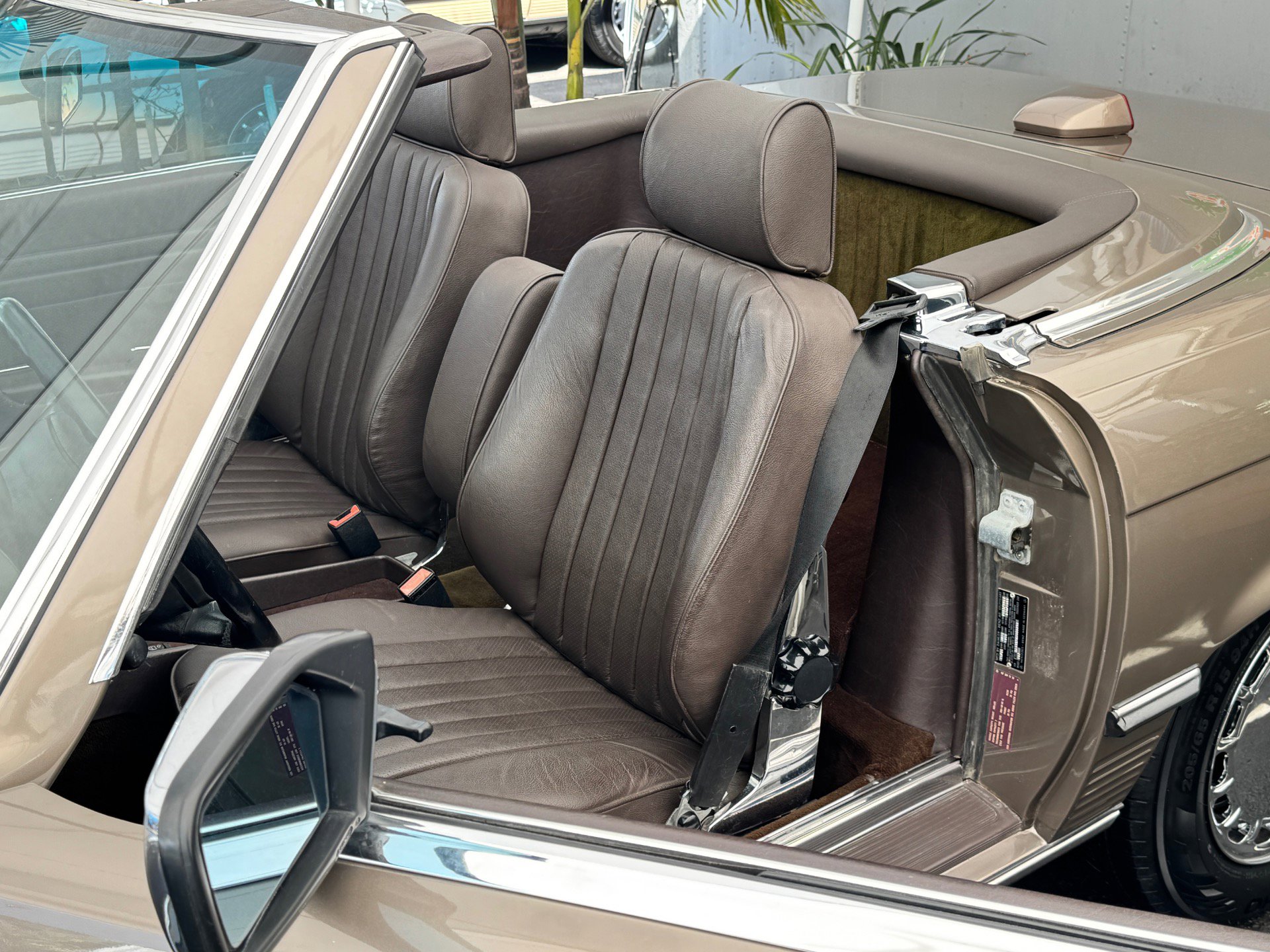 Used 1987 Mercedes-Benz 560 SL image 27